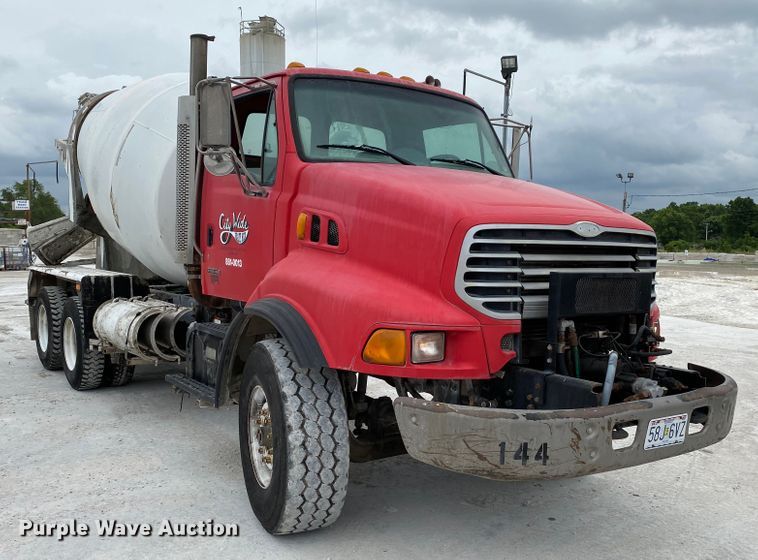 image for item HG9088 2003 Sterling L-Line  ready mix truck