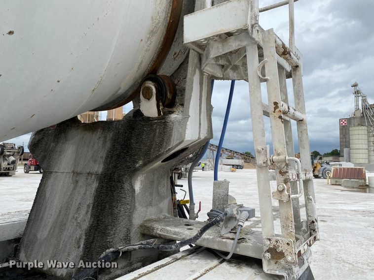 image for item HG9088 2003 Sterling L-Line  ready mix truck