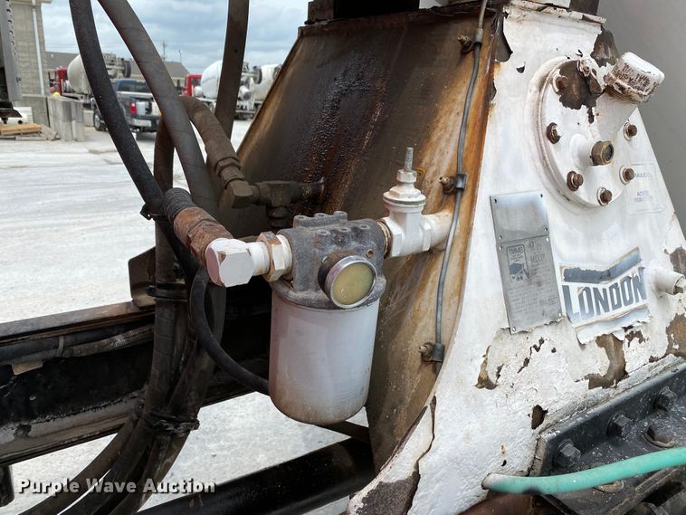 image for item HG9088 2003 Sterling L-Line  ready mix truck