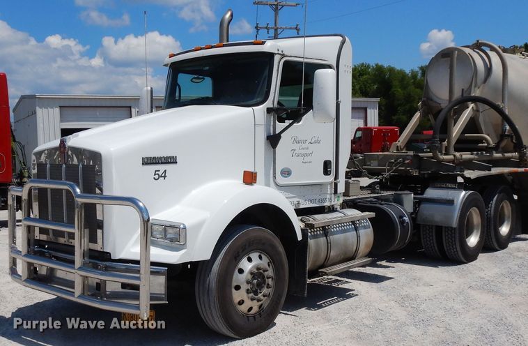 image for item HG9112 2012 Kenworth T800 semi truck