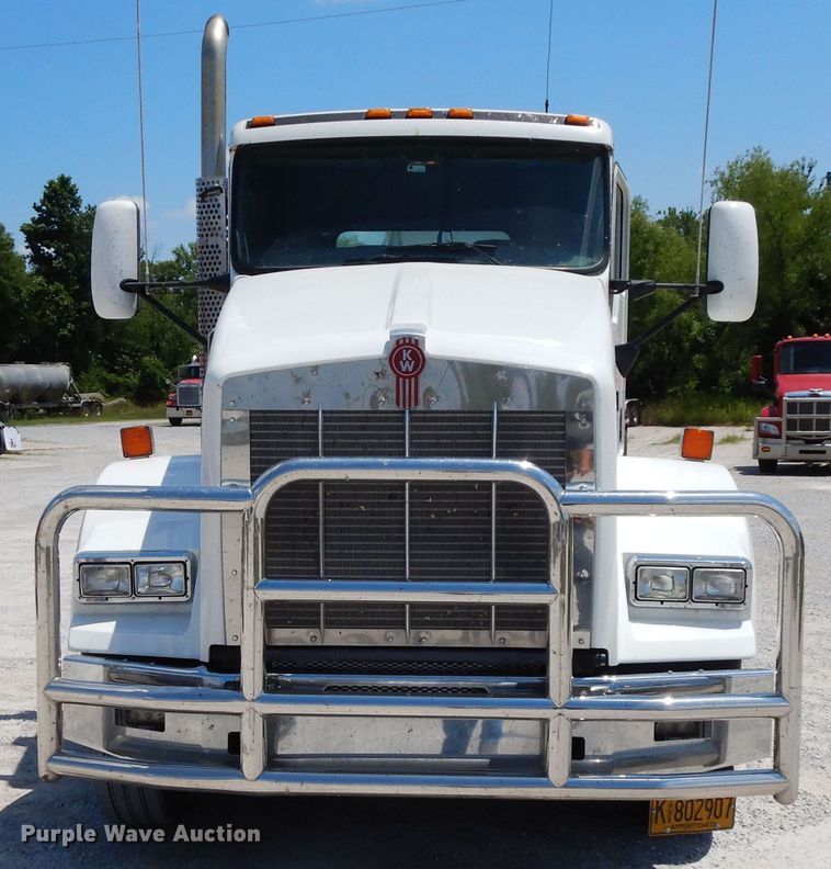 image for item HG9112 2012 Kenworth T800 semi truck