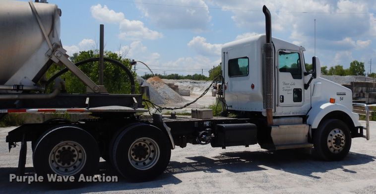 image for item HG9112 2012 Kenworth T800 semi truck