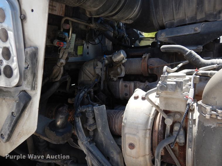 image for item HG9112 2012 Kenworth T800 semi truck