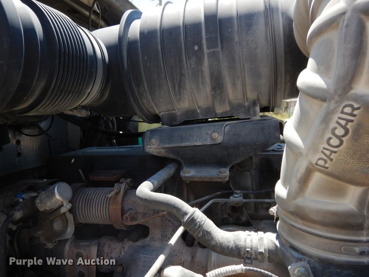 image for item HG9112 2012 Kenworth T800 semi truck