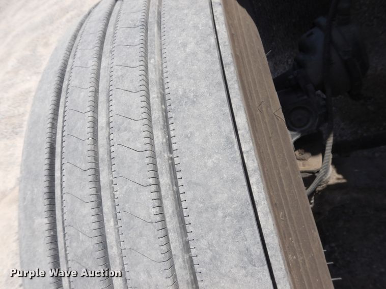 image for item HG9112 2012 Kenworth T800 semi truck