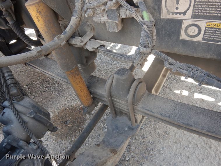 image for item HG9112 2012 Kenworth T800 semi truck