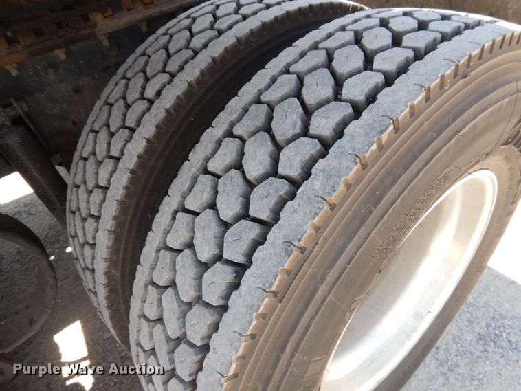 image for item HG9112 2012 Kenworth T800 semi truck