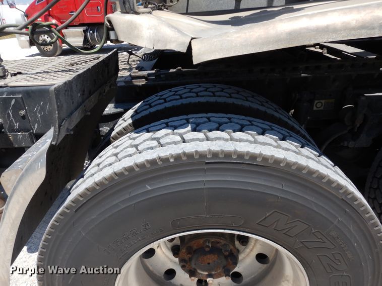 image for item HG9112 2012 Kenworth T800 semi truck