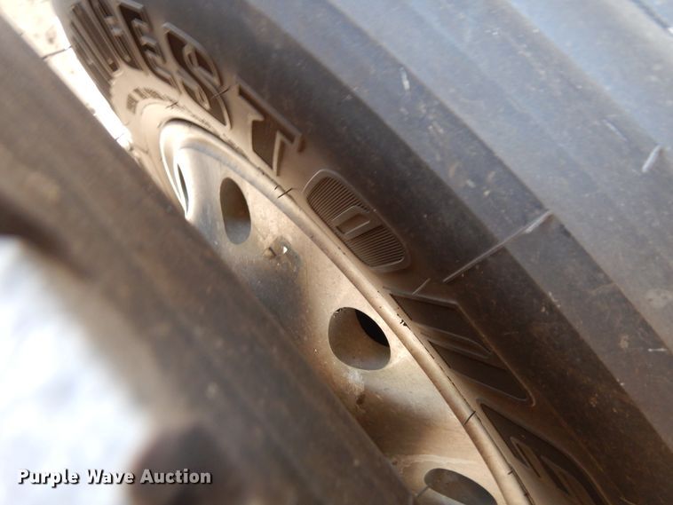 image for item HG9112 2012 Kenworth T800 semi truck