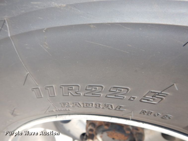 image for item HG9112 2012 Kenworth T800 semi truck