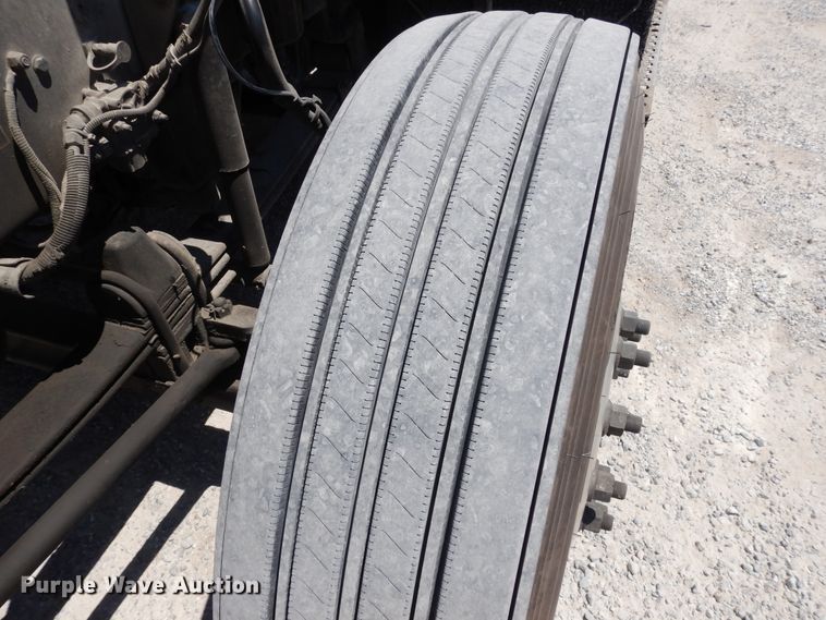 image for item HG9112 2012 Kenworth T800 semi truck