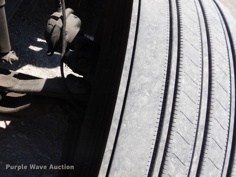 image for item HG9112 2012 Kenworth T800 semi truck