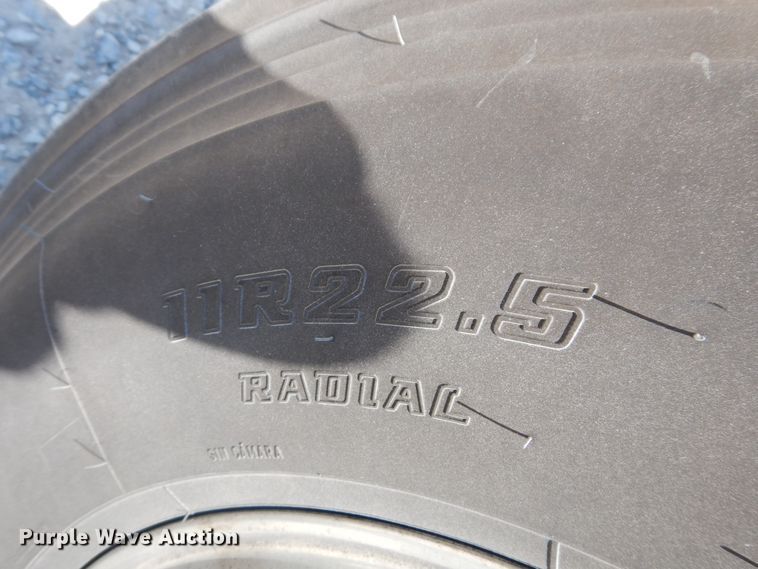 image for item HG9112 2012 Kenworth T800 semi truck