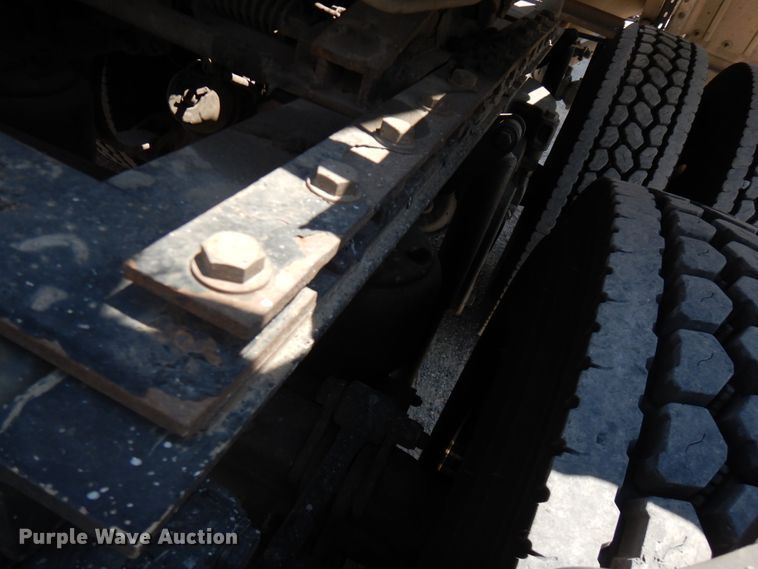 image for item HG9112 2012 Kenworth T800 semi truck