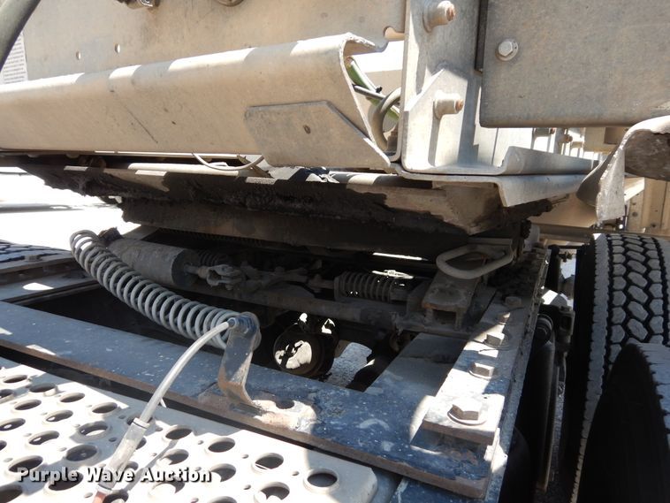 image for item HG9112 2012 Kenworth T800 semi truck