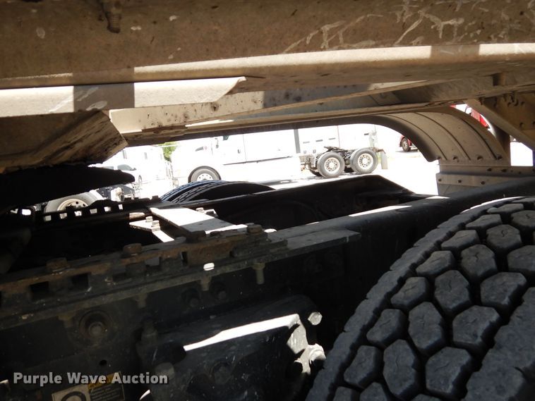 image for item HG9112 2012 Kenworth T800 semi truck