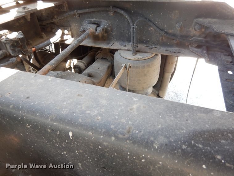 image for item HG9112 2012 Kenworth T800 semi truck