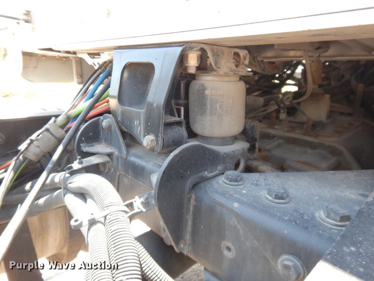 image for item HG9112 2012 Kenworth T800 semi truck