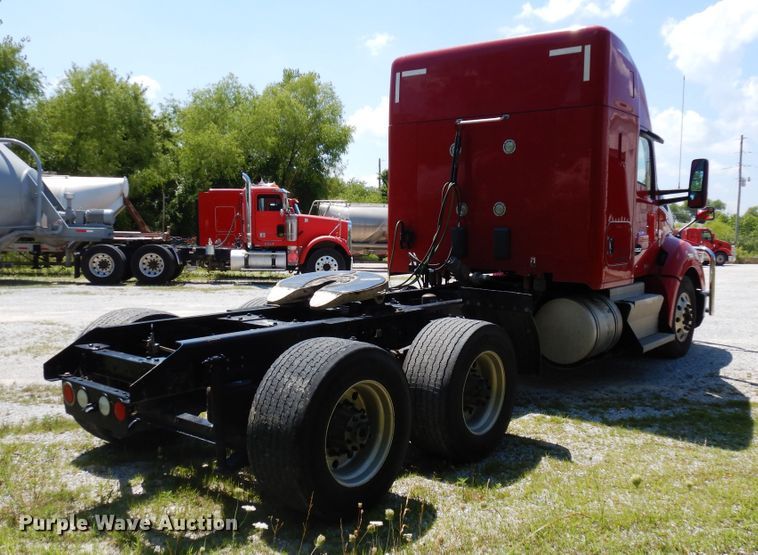 image for item HG9113 2015 Kenworth T680  semi truck