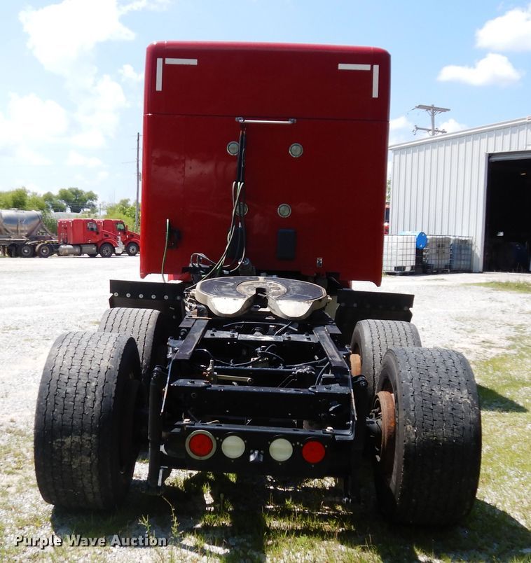 image for item HG9113 2015 Kenworth T680  semi truck