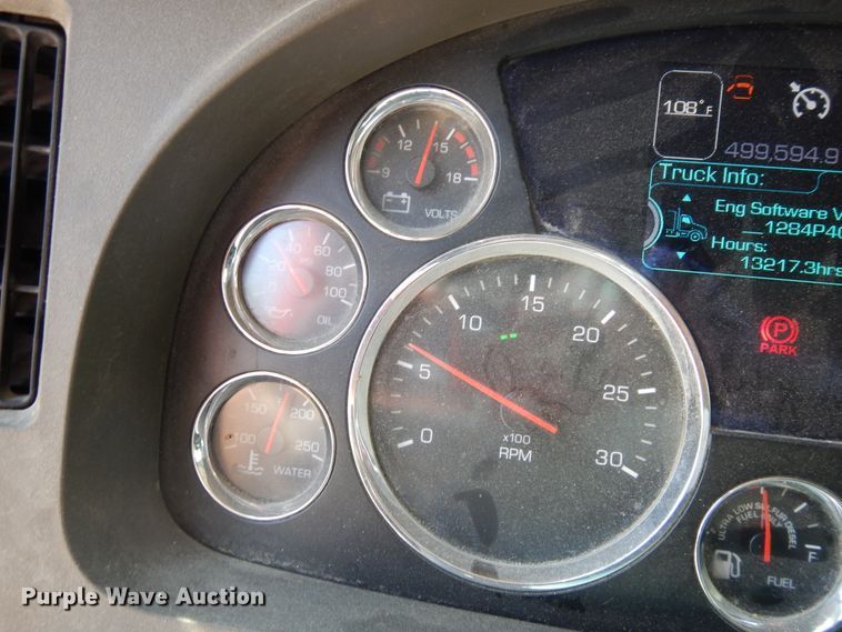 image for item HG9113 2015 Kenworth T680  semi truck