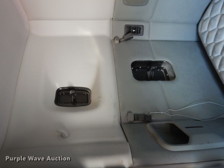 image for item HG9113 2015 Kenworth T680  semi truck