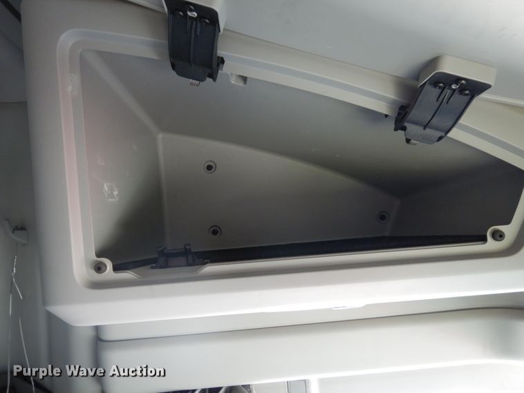 image for item HG9113 2015 Kenworth T680  semi truck