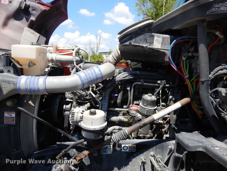 image for item HG9113 2015 Kenworth T680  semi truck