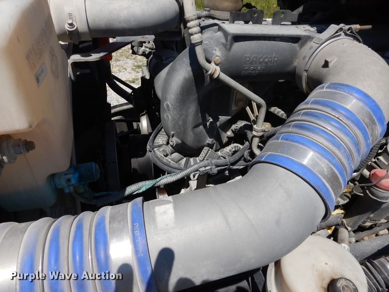 image for item HG9113 2015 Kenworth T680  semi truck