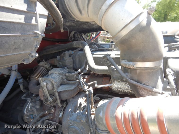 image for item HG9113 2015 Kenworth T680  semi truck