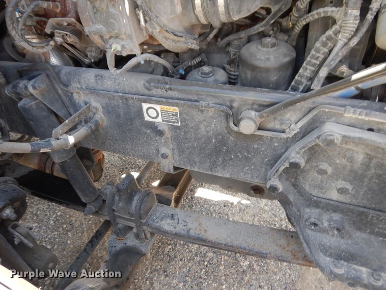 image for item HG9113 2015 Kenworth T680  semi truck