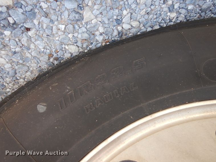 image for item HG9113 2015 Kenworth T680  semi truck