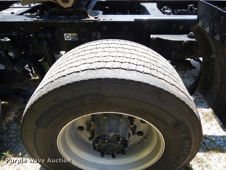 image for item HG9113 2015 Kenworth T680  semi truck