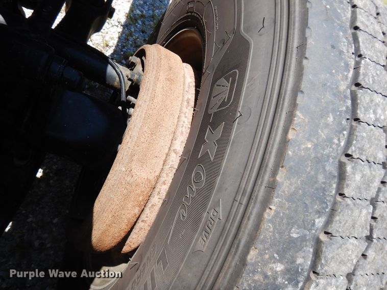 image for item HG9113 2015 Kenworth T680  semi truck