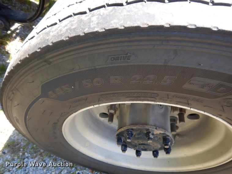 image for item HG9113 2015 Kenworth T680  semi truck