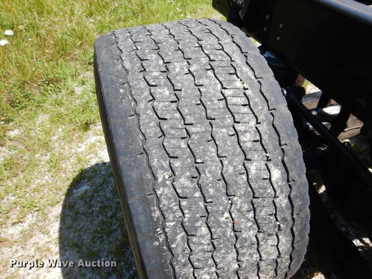 image for item HG9113 2015 Kenworth T680  semi truck