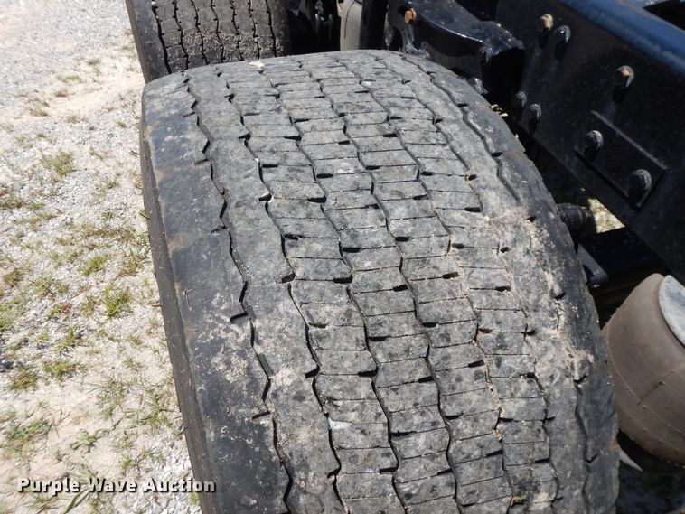 image for item HG9113 2015 Kenworth T680  semi truck