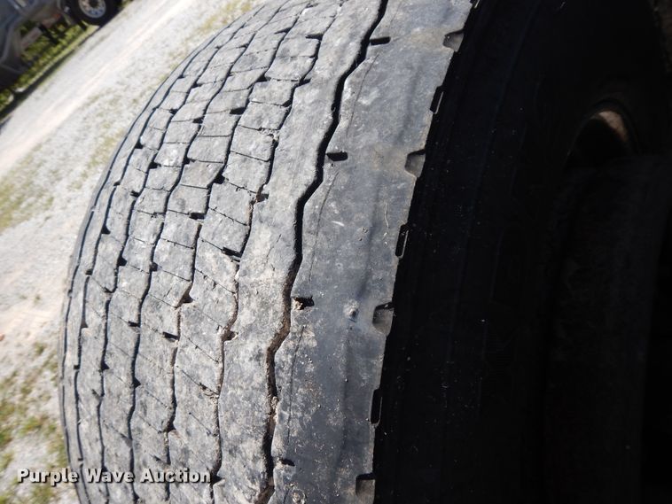 image for item HG9113 2015 Kenworth T680  semi truck