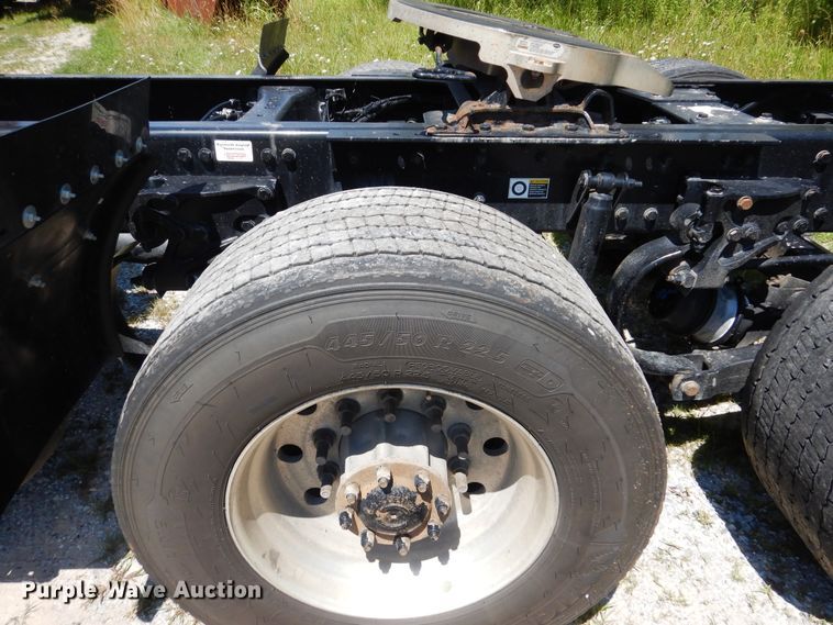 image for item HG9113 2015 Kenworth T680  semi truck