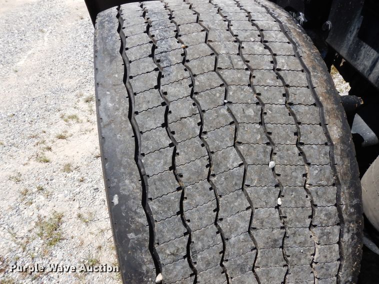 image for item HG9113 2015 Kenworth T680  semi truck