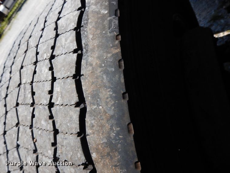 image for item HG9113 2015 Kenworth T680  semi truck