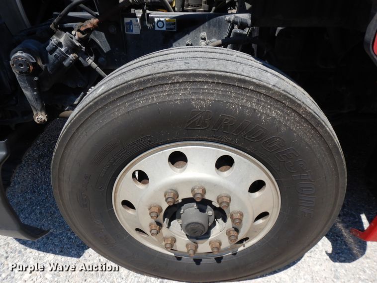 image for item HG9113 2015 Kenworth T680  semi truck