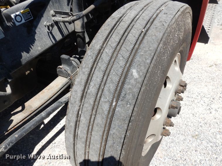 image for item HG9113 2015 Kenworth T680  semi truck