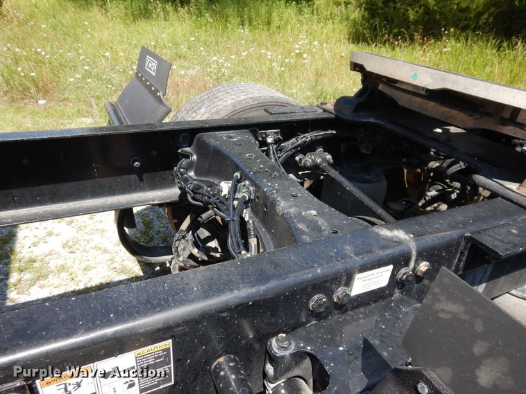 image for item HG9113 2015 Kenworth T680  semi truck