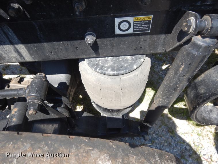 image for item HG9113 2015 Kenworth T680  semi truck