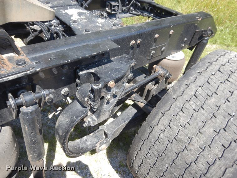 image for item HG9113 2015 Kenworth T680  semi truck