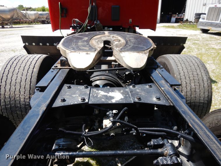 image for item HG9113 2015 Kenworth T680  semi truck