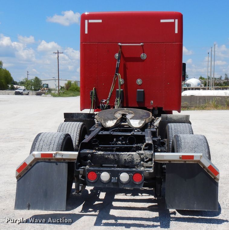 image for item HG9114 2016 Kenworth T680  semi truck