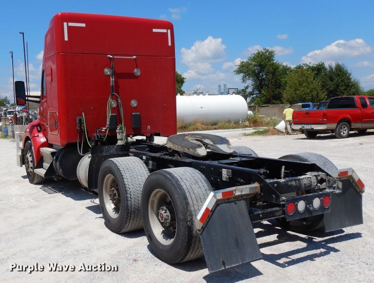 image for item HG9114 2016 Kenworth T680  semi truck