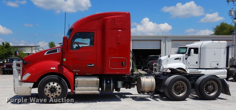 image for item HG9114 2016 Kenworth T680  semi truck